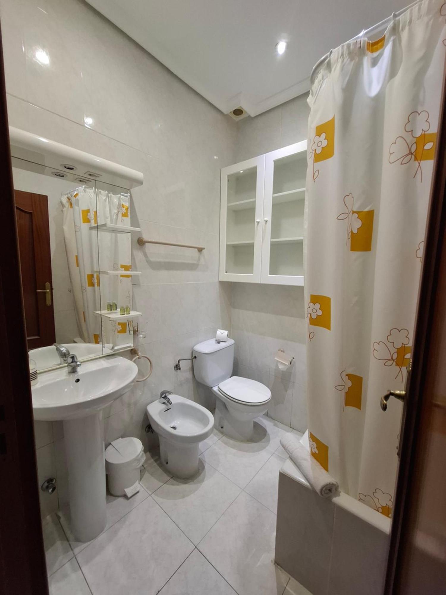 Hostal Villamanez Madrid Exterior photo