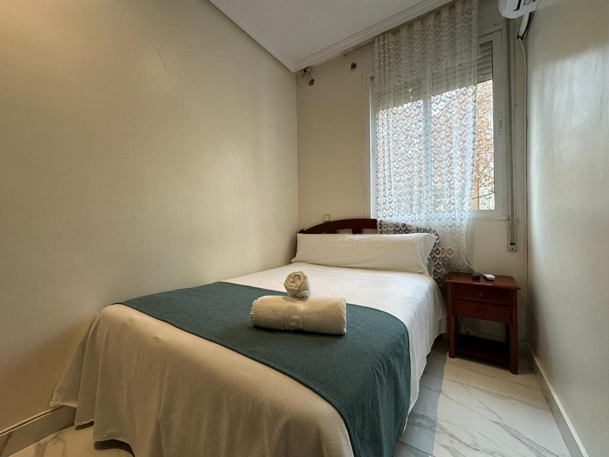 Hostal Villamanez Madrid Exterior photo
